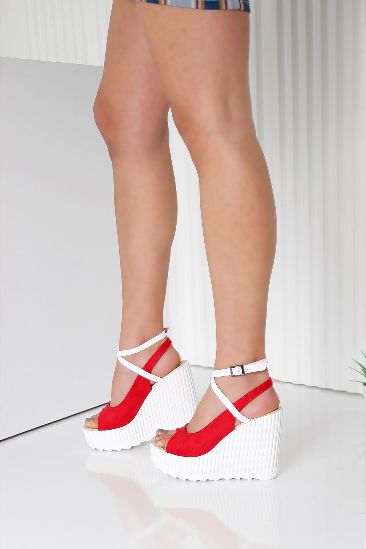 CLARIS Kırmızı Kadın Platform Ayakkabı