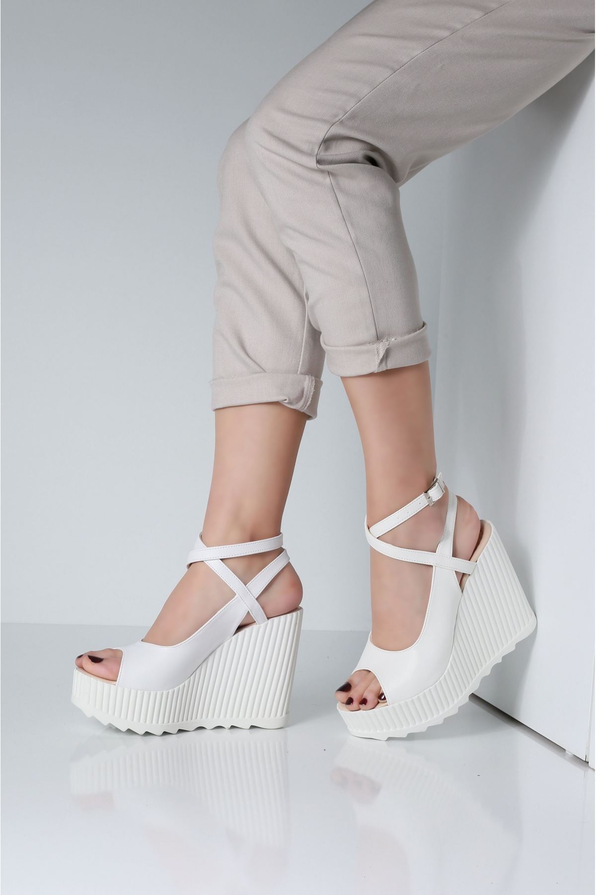CLARIS Beyaz Kadın Platform Ayakkabı